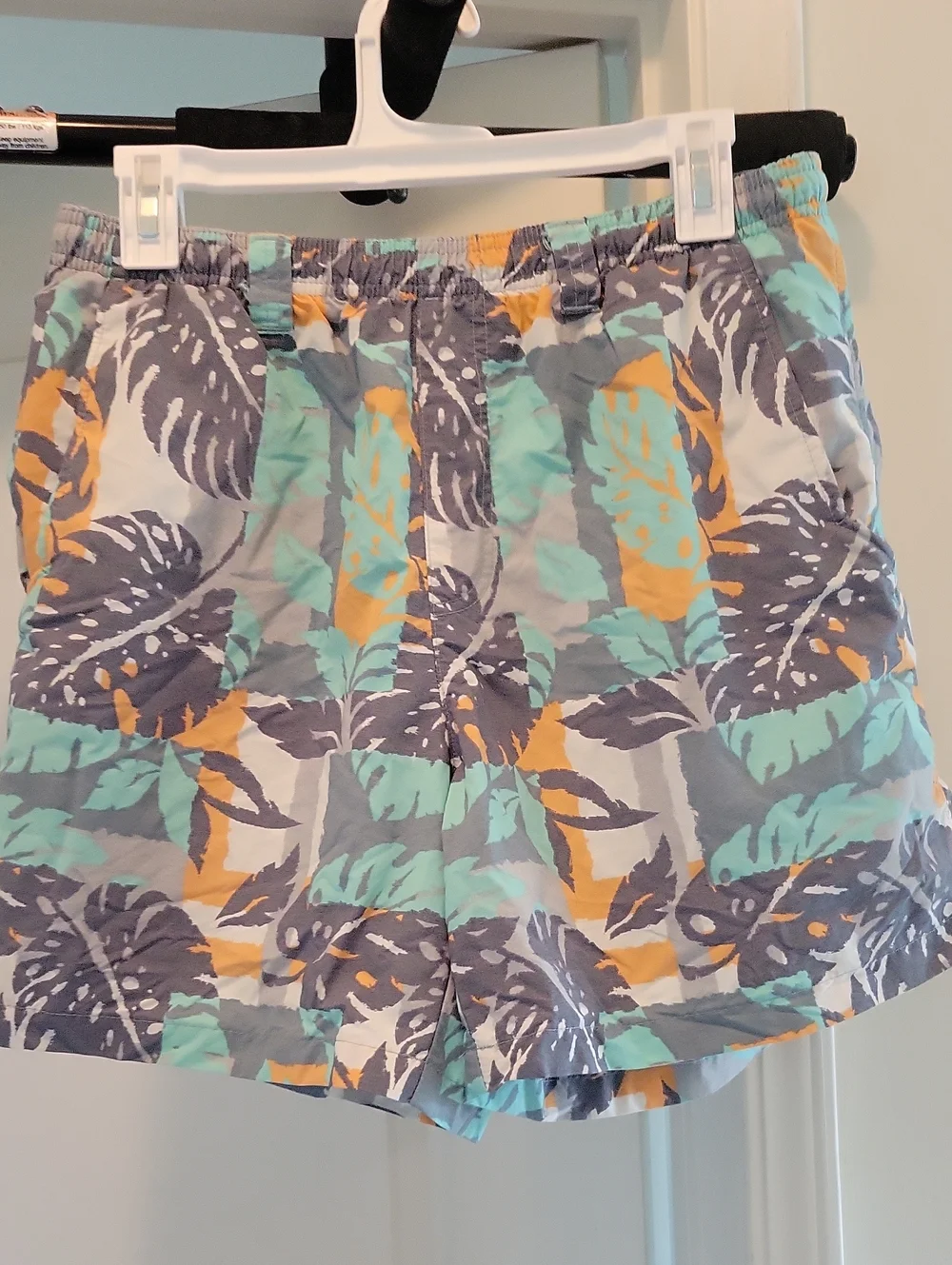 Columbia Tropical Leaf Print Elastic Waist Shorts - Mint, Gray & Mustard Size L